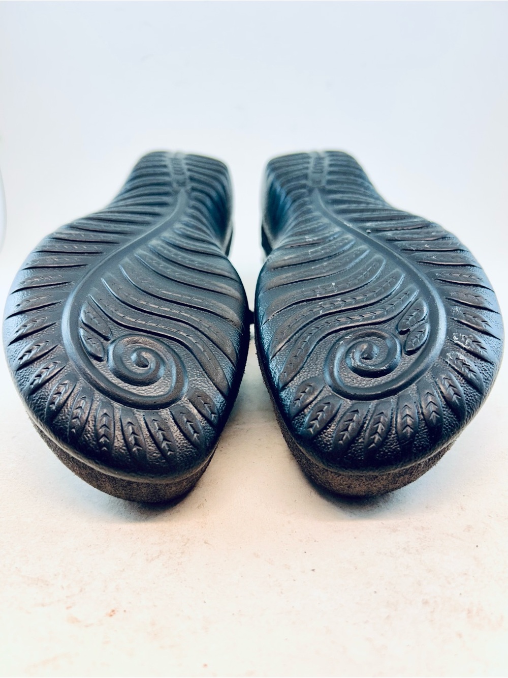 Naot Gray Suede Silver Leather Trim Kirei Flat Mary Janes, size 38 7-7.5 WIDE - Picture 10 of 11